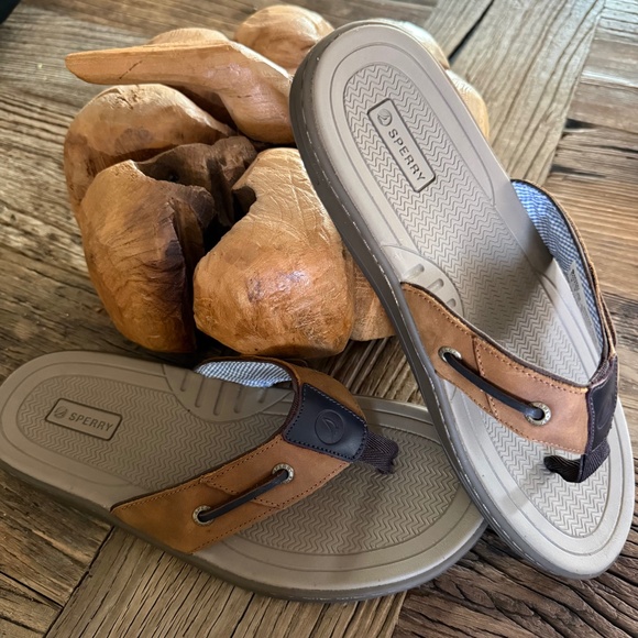 SPERRY Baitfish Flip-Flop in Brown - Picture 1 of 6